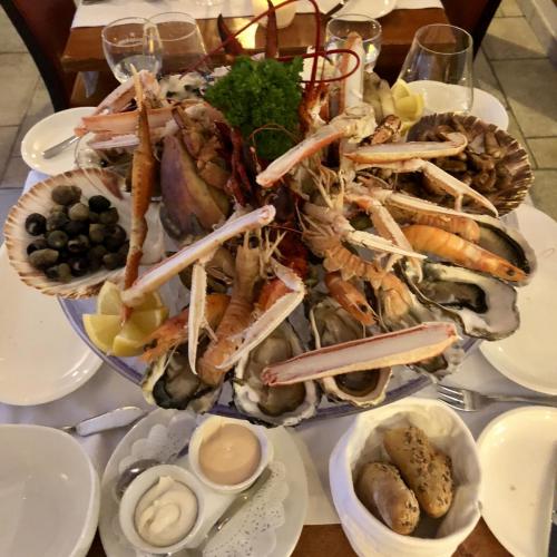 Den Gouden Karpel Seafood Feast